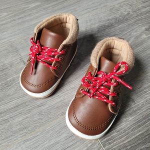 Unisex Brown Faux Leather Baby Sneakers / Booties 18-24 M Gripper dots Shoe Lace